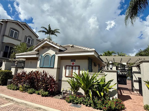 1951 Coral Heights Blvd 402, Fort Lauderdale FL 33308