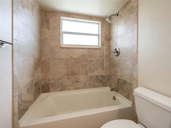 2555 NE 11th St 302, Fort Lauderdale FL 33304