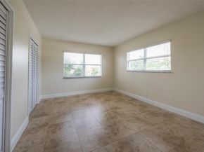 2555 NE 11th St 302, Fort Lauderdale FL 33304
