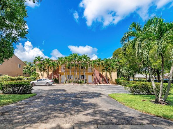 4280 NW 114th Ter, Coral Springs FL 33065