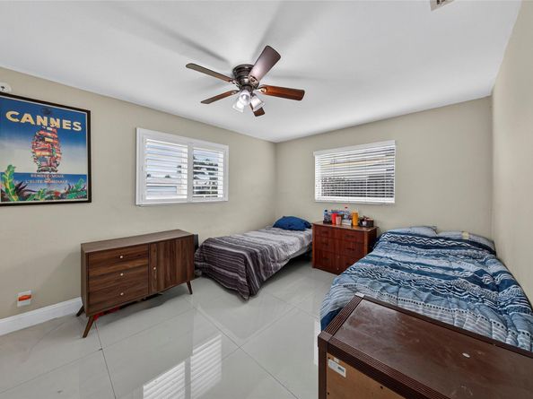 3951 NW 33rd Ter, Lauderdale Lakes FL 33309