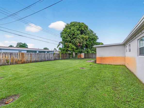 3951 NW 33rd Ter, Lauderdale Lakes FL 33309