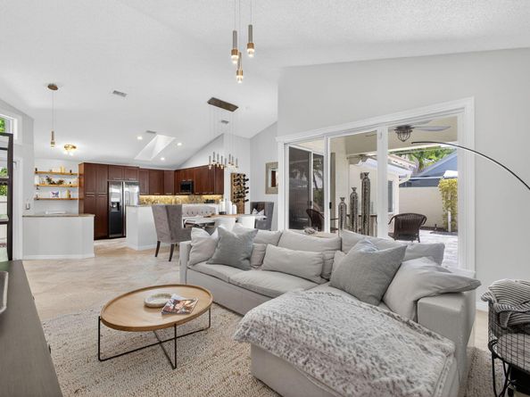 31 Windsor Lane, Palm Beach Gardens FL 33418