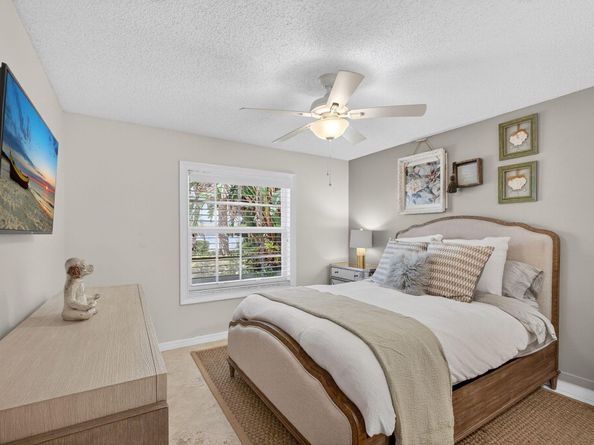 31 Windsor Lane, Palm Beach Gardens FL 33418
