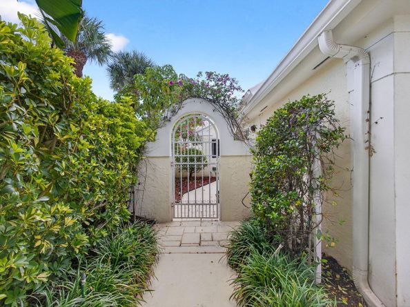31 Windsor Lane, Palm Beach Gardens FL 33418