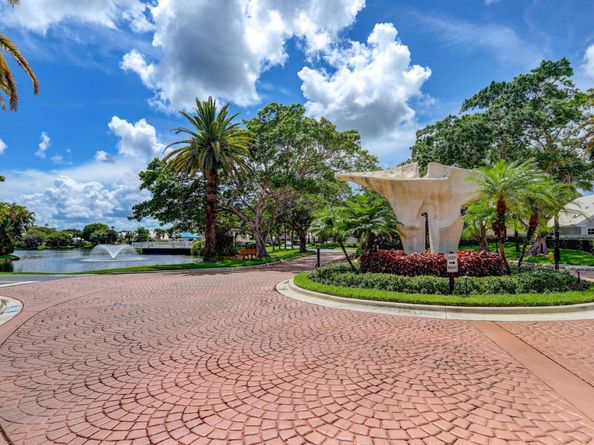 31 Windsor Lane, Palm Beach Gardens FL 33418