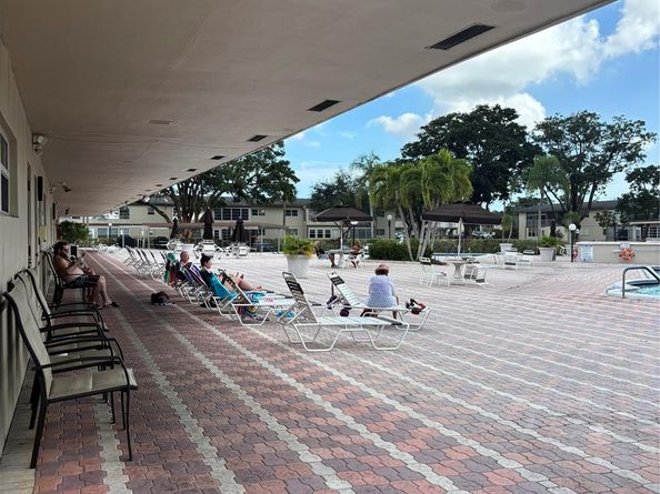 601 NW T8 Terrace 107, Margate FL 33063
