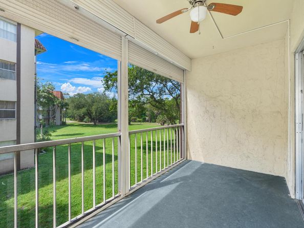 6300 S Falls Cir Drive 213, Lauderhill FL 33319