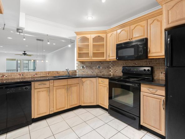 6300 S Falls Cir Drive 213, Lauderhill FL 33319