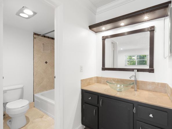 6300 S Falls Cir Drive 213, Lauderhill FL 33319