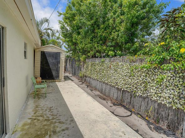 410 S Ocean Breeze, Lake Worth Beach FL 33460