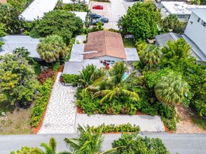 2041 NE 30th Street, Fort Lauderdale FL 33306
