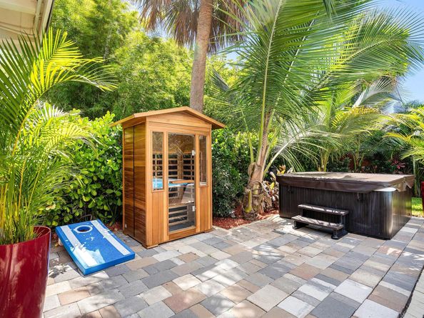 2041 NE 30th Street, Fort Lauderdale FL 33306