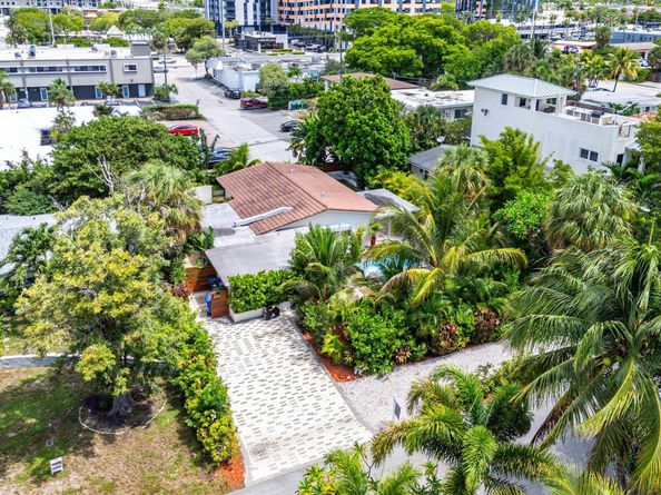 2041 NE 30th Street, Fort Lauderdale FL 33306