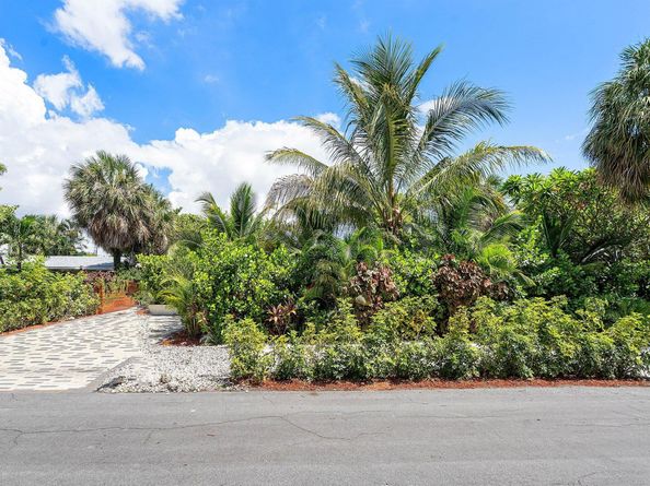 2041 NE 30th Street, Fort Lauderdale FL 33306