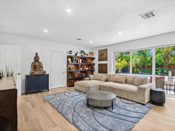 2041 NE 30th Street, Fort Lauderdale FL 33306