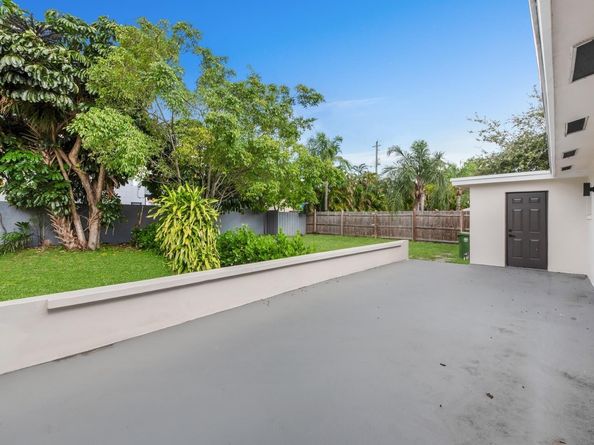 823-825 NW 30th Court 12, Wilton Manors FL 33311