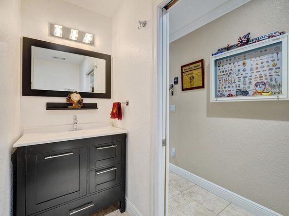 4721 SW 72nd Ave, Davie FL 33314
