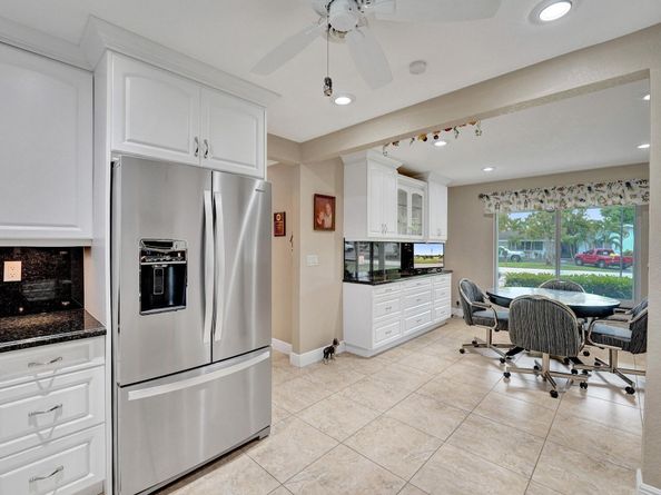 4721 SW 72nd Ave, Davie FL 33314