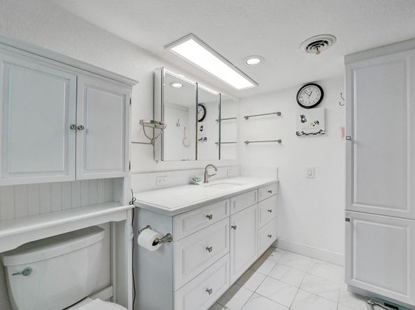 4721 SW 72nd Ave, Davie FL 33314
