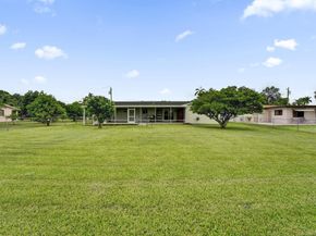 4721 SW 72nd Ave, Davie FL 33314