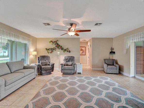 4721 SW 72nd Ave, Davie FL 33314