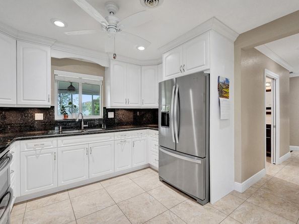 4721 SW 72nd Ave, Davie FL 33314