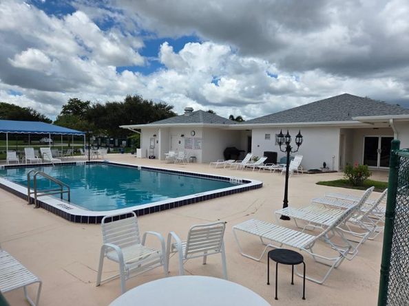 7205 W Oakridge Circle, Lake Worth FL 33462