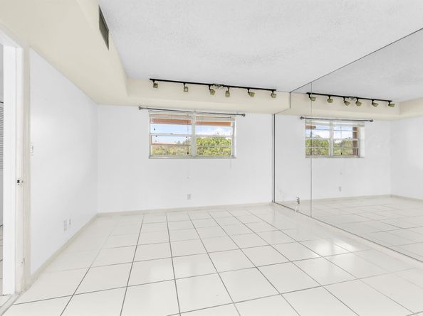 5340 NW 2nd Avenue 323, Boca Raton FL 33487