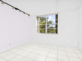 5340 NW 2nd Avenue 323, Boca Raton FL 33487