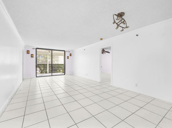 5340 NW 2nd Avenue 323, Boca Raton FL 33487