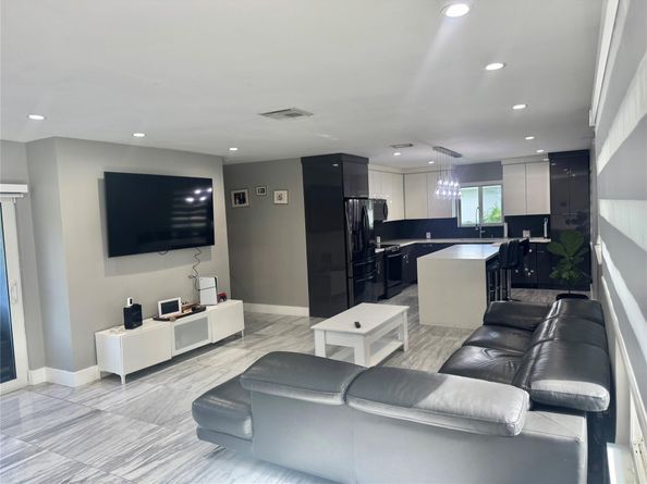 14231 Lake Candlewood Ct, Miami Lakes FL 33014