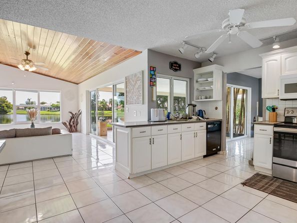 2554 SW 23rd Cranbrook Drive, Boynton Beach FL 33436