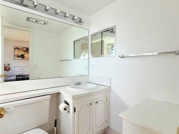 204 Oakridge M 204, Deerfield Beach FL 33442