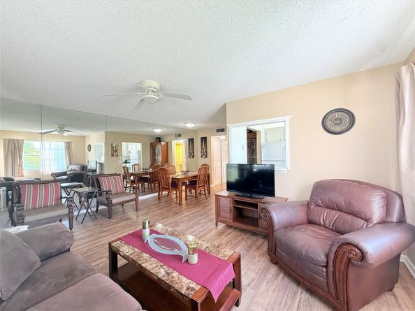 204 Oakridge M 204, Deerfield Beach FL 33442