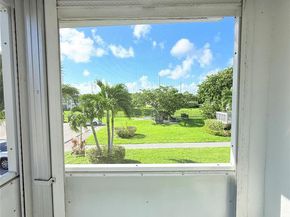 204 Oakridge M 204, Deerfield Beach FL 33442