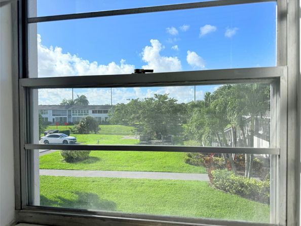 204 Oakridge M 204, Deerfield Beach FL 33442