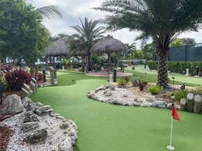 204 Oakridge M 204, Deerfield Beach FL 33442