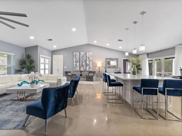 10082 Harbourtown Ct, Boca Raton FL 33498