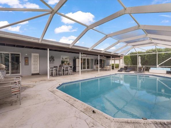 10082 Harbourtown Ct, Boca Raton FL 33498