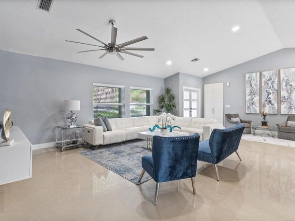 10082 Harbourtown Ct, Boca Raton FL 33498