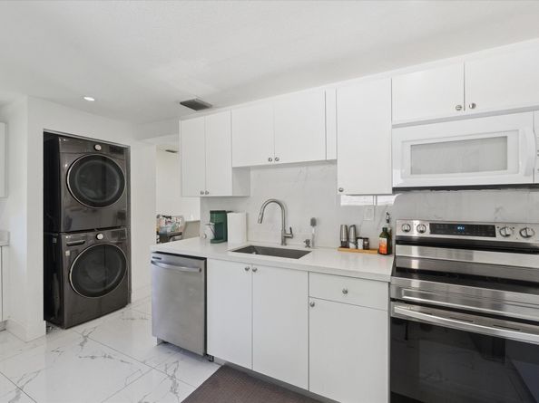 8321 SW 46th St, Miami FL 33155