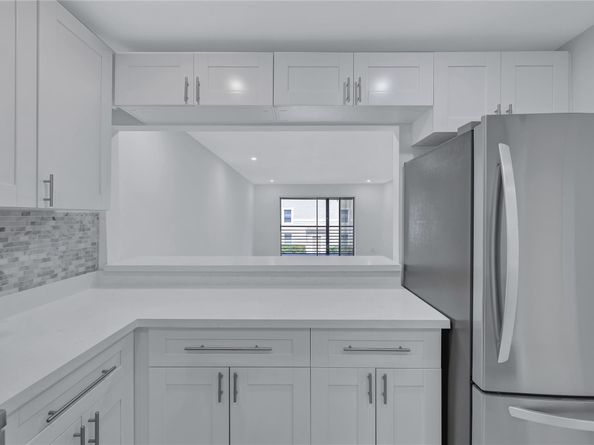 2830 Riverside Dr 201C, Coral Springs FL 33065
