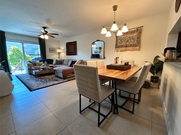 11360 SW 3rd ST 11360, Pembroke Pines FL 33025