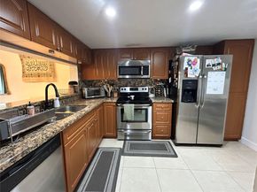 11360 SW 3rd ST 11360, Pembroke Pines FL 33025