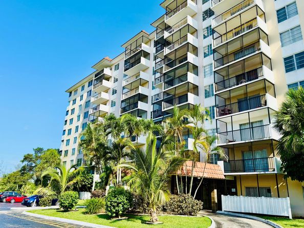 4164 Inverrary Drive 404, Lauderhill FL 33319