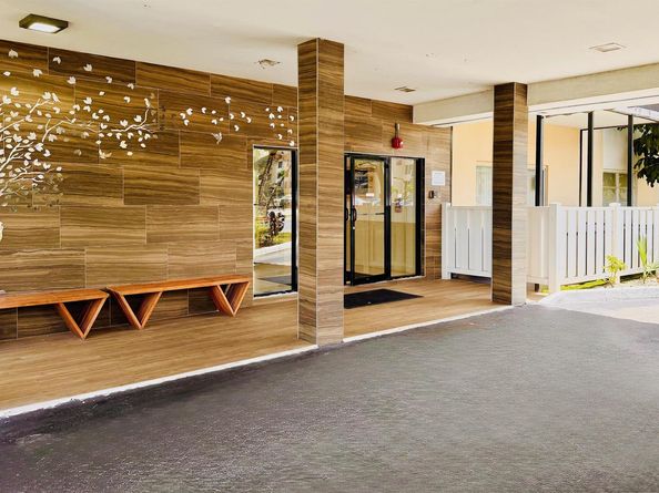 4164 Inverrary Drive 404, Lauderhill FL 33319