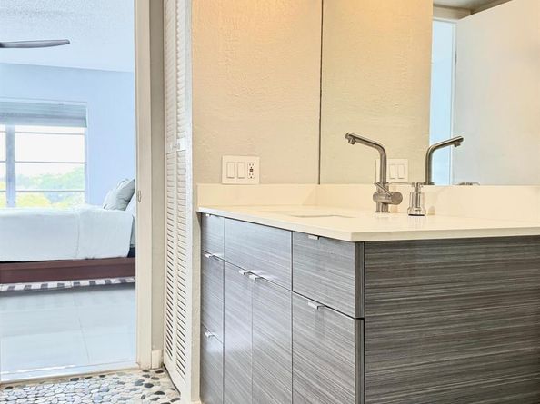 4164 Inverrary Drive 404, Lauderhill FL 33319