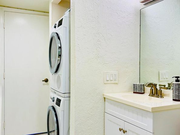 4164 Inverrary Drive 404, Lauderhill FL 33319