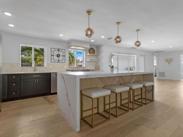 2862 NE 35th Court, Lighthouse Point FL 33064